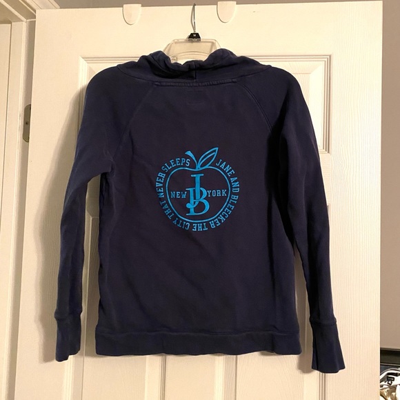 Jane & Bleecker Pullover - Picture 2 of 3